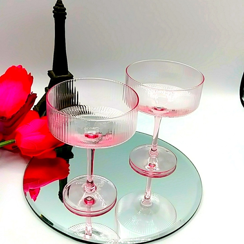 🐹HP! 2 Delicate Pink Champagne Or Daqueri Stemmed Glasses.